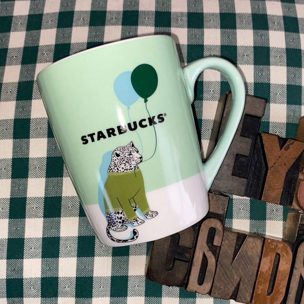 🆕☕️🧜‍♀️STARBUCKS Sweater Wearing Balloon Bearing Leopard Coffee Mug